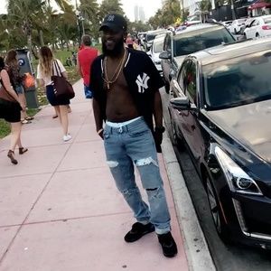 Meet your Posher, Moe